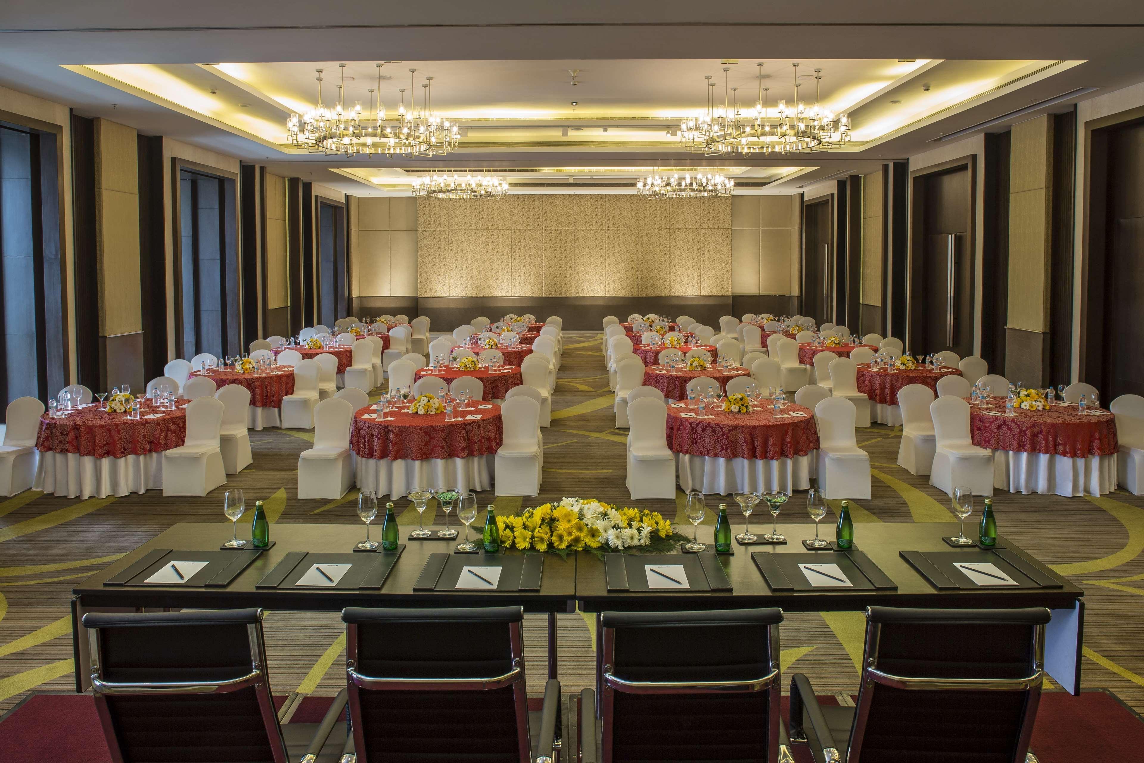 Radisson Blu Hotel גווהטי מראה חיצוני תמונה The Grand Ballroom