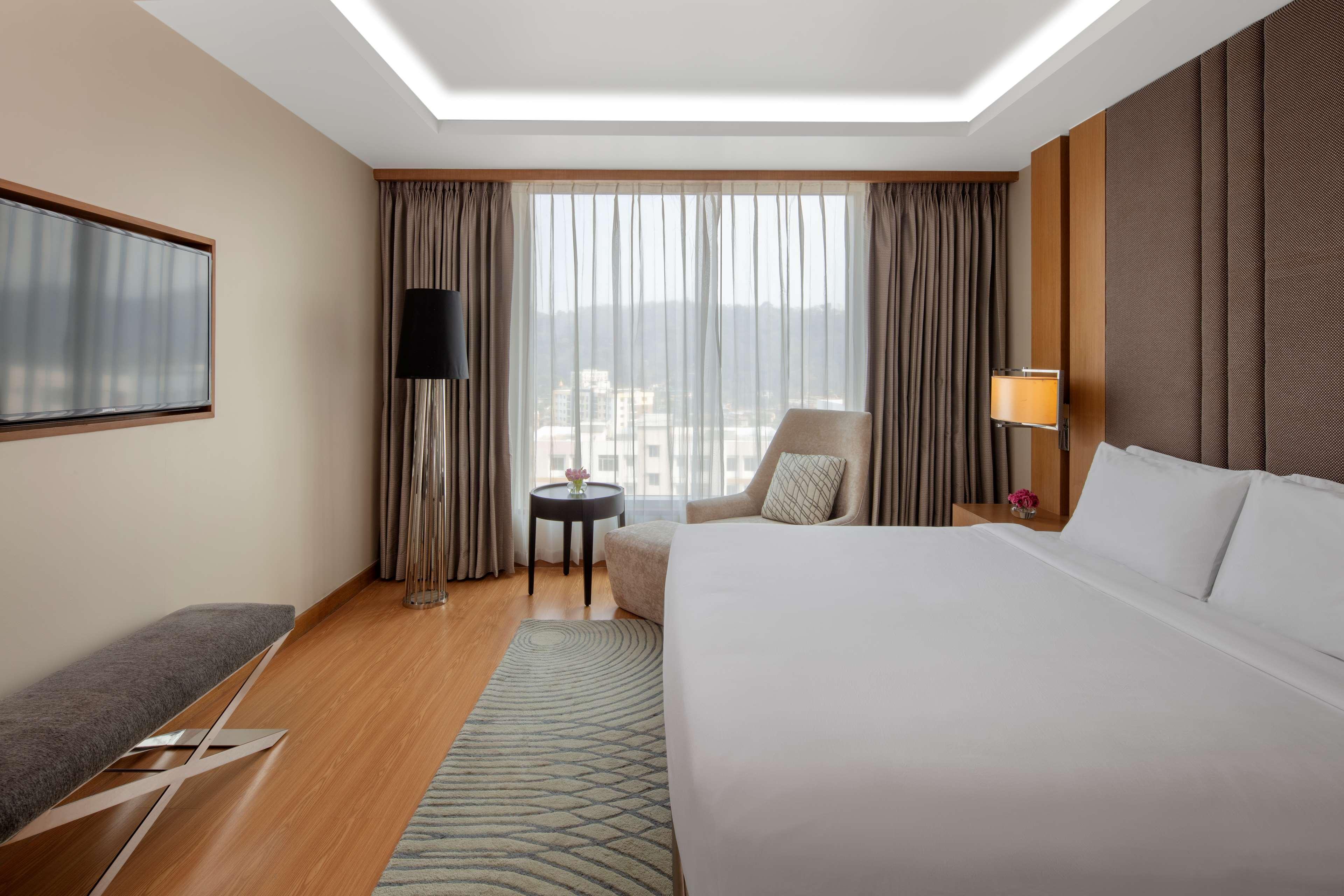 Radisson Blu Hotel גווהטי מראה חיצוני תמונה Deluxe Room