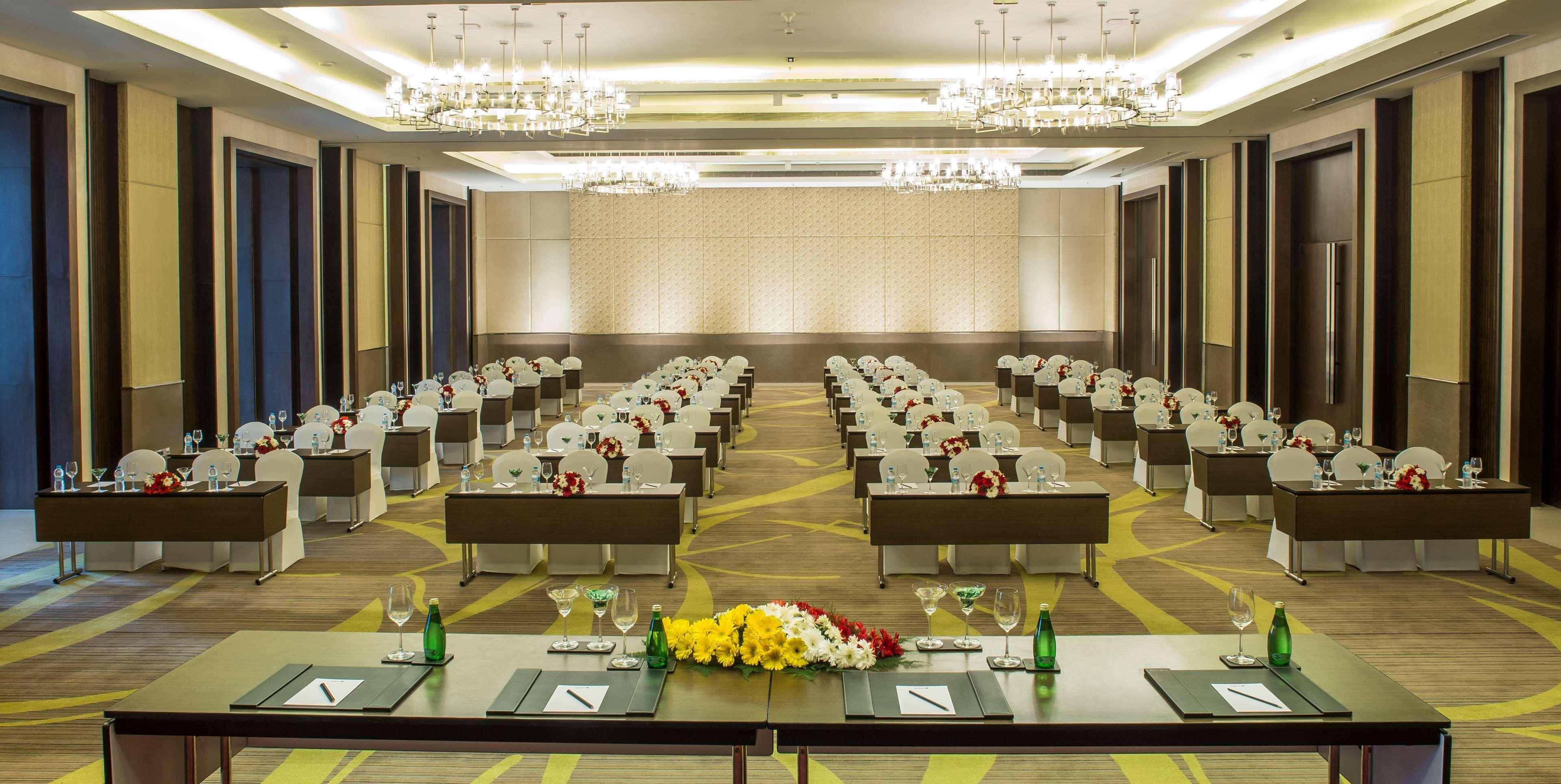 Radisson Blu Hotel גווהטי מראה חיצוני תמונה The ballroom