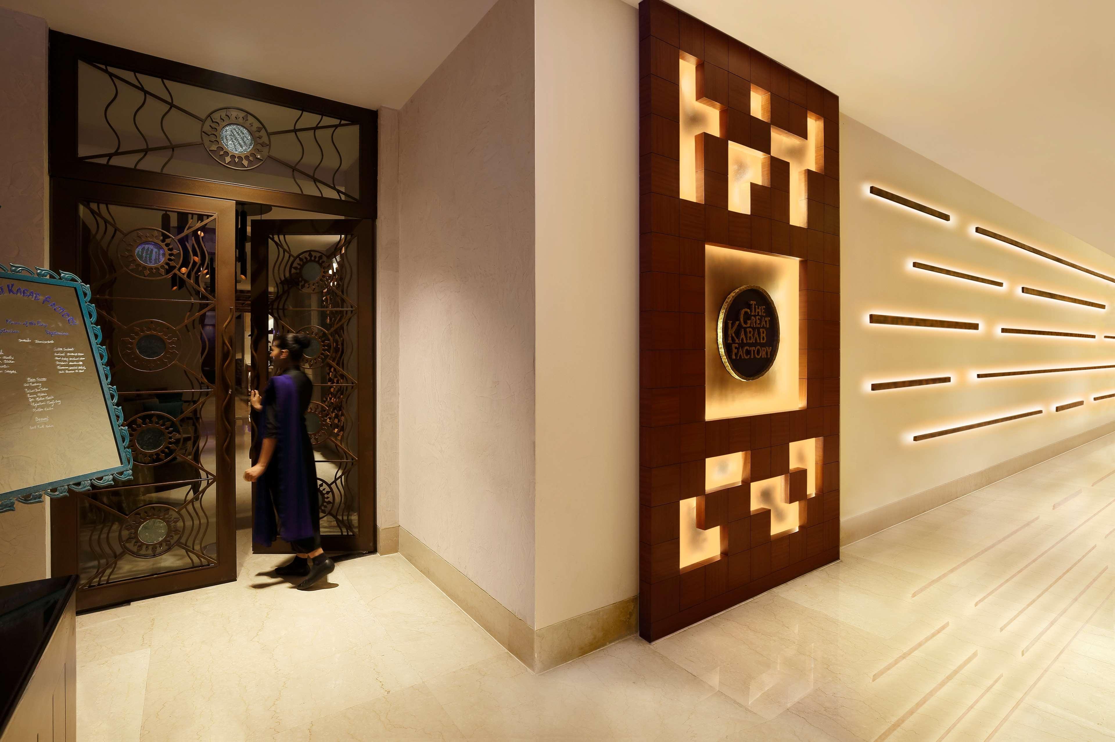 Radisson Blu Hotel גווהטי מראה חיצוני תמונה The Oberoi Mumbai