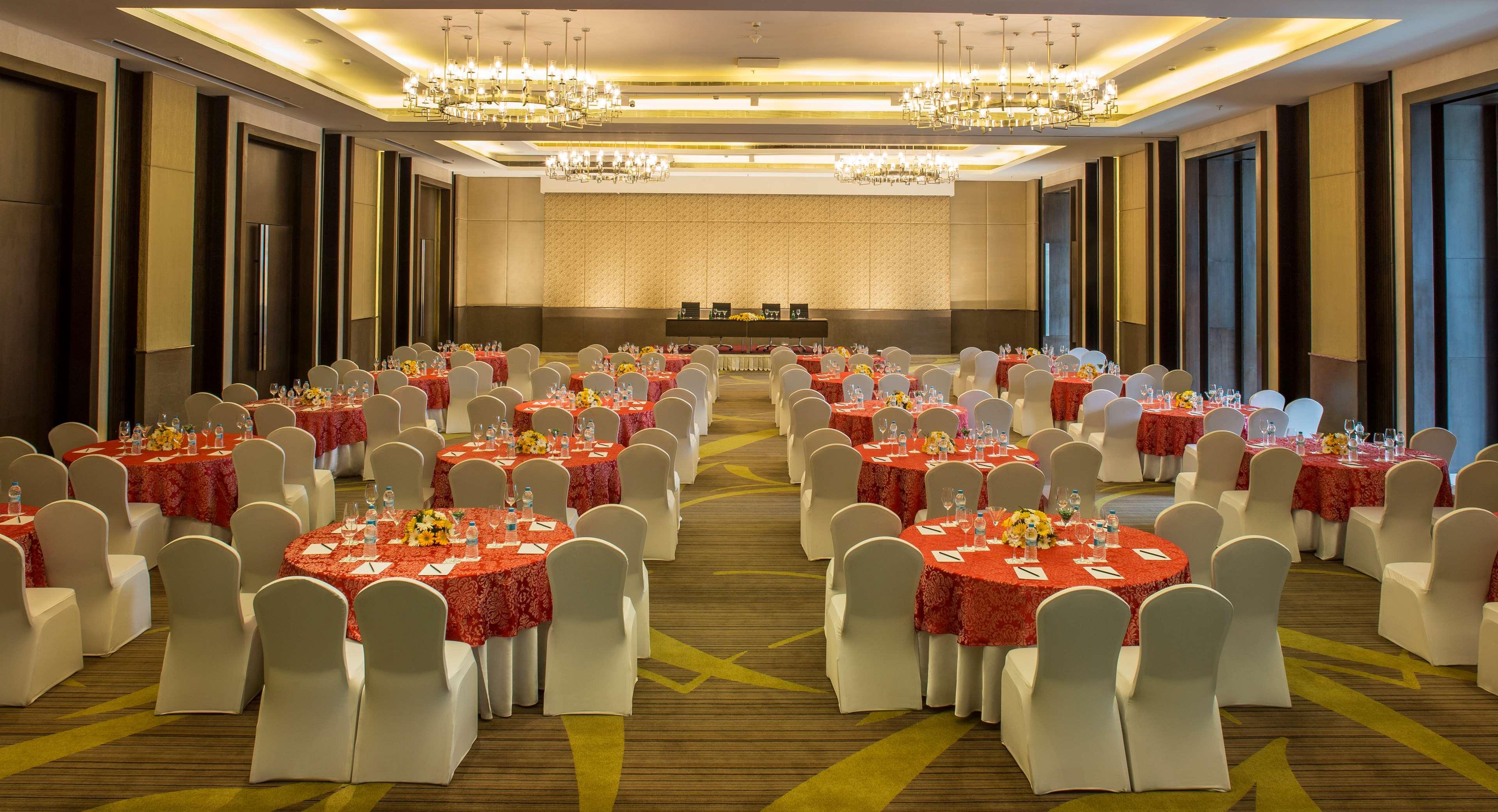 Radisson Blu Hotel גווהטי מראה חיצוני תמונה The Grand Ballroom