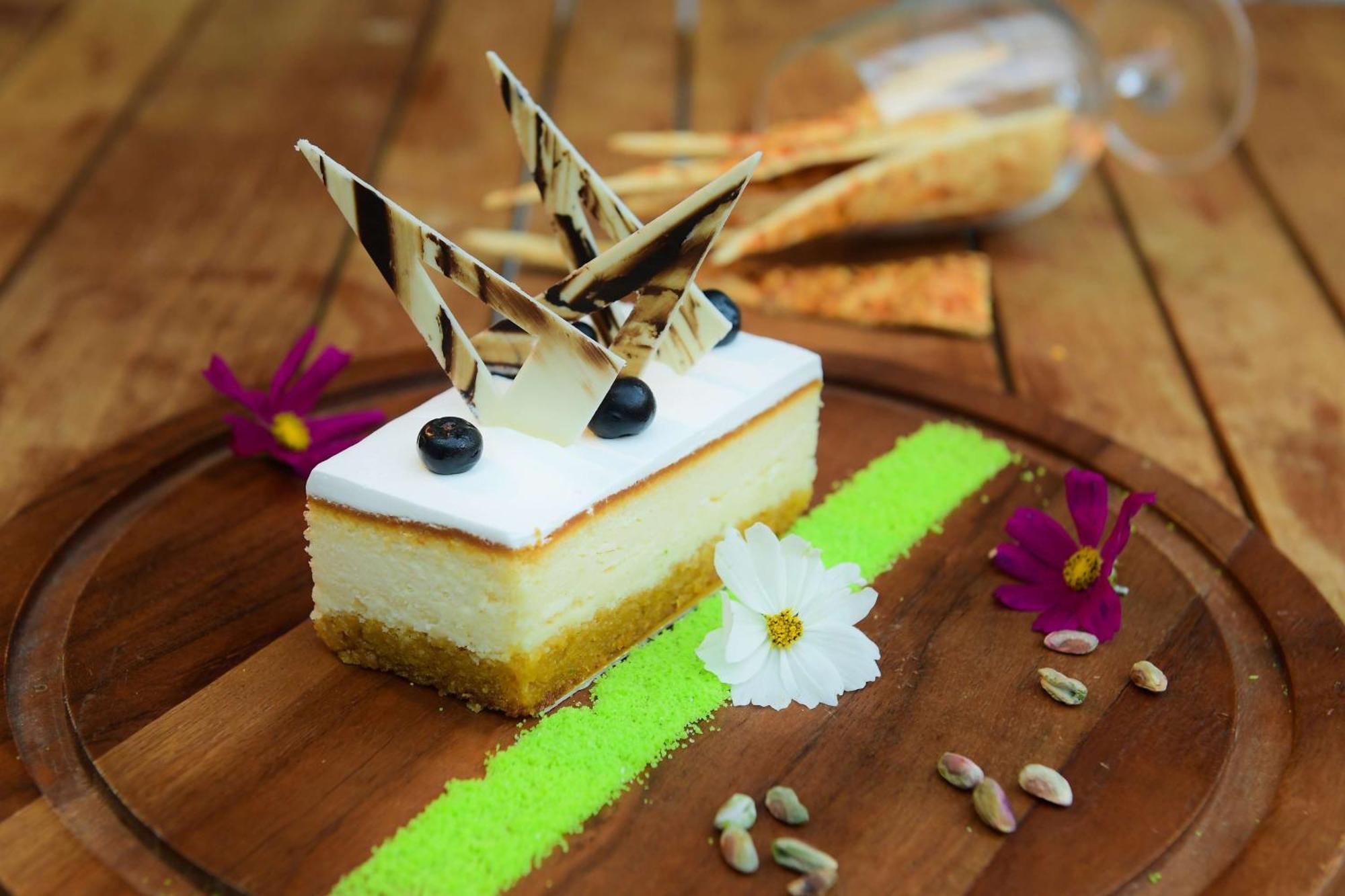 Radisson Blu Hotel גווהטי מראה חיצוני תמונה A cheesecake