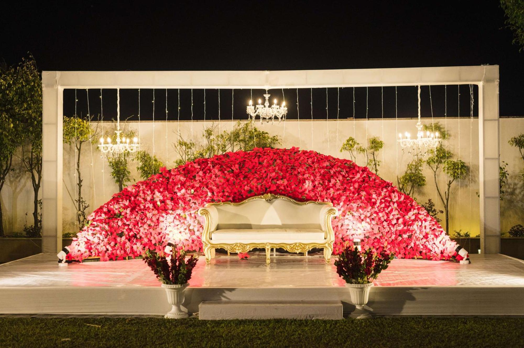 Radisson Blu Hotel גווהטי מראה חיצוני תמונה A wedding stage in India